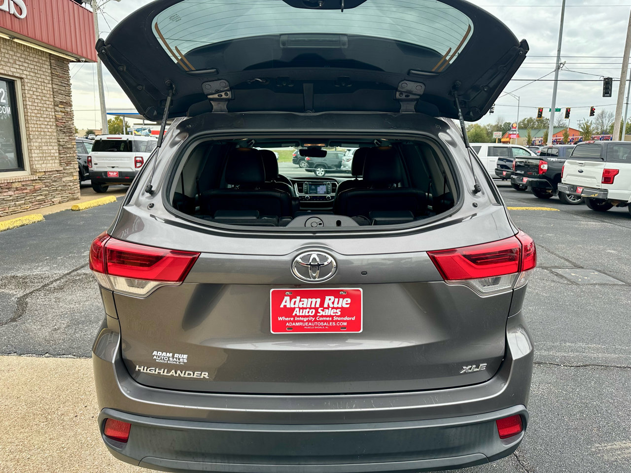 Used 2019 Toyota Highlander XLE image 7