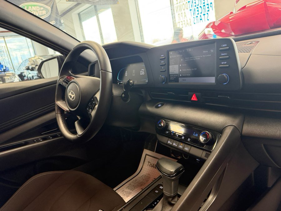 Used 2025 Hyundai Elantra Sport FWD image 49