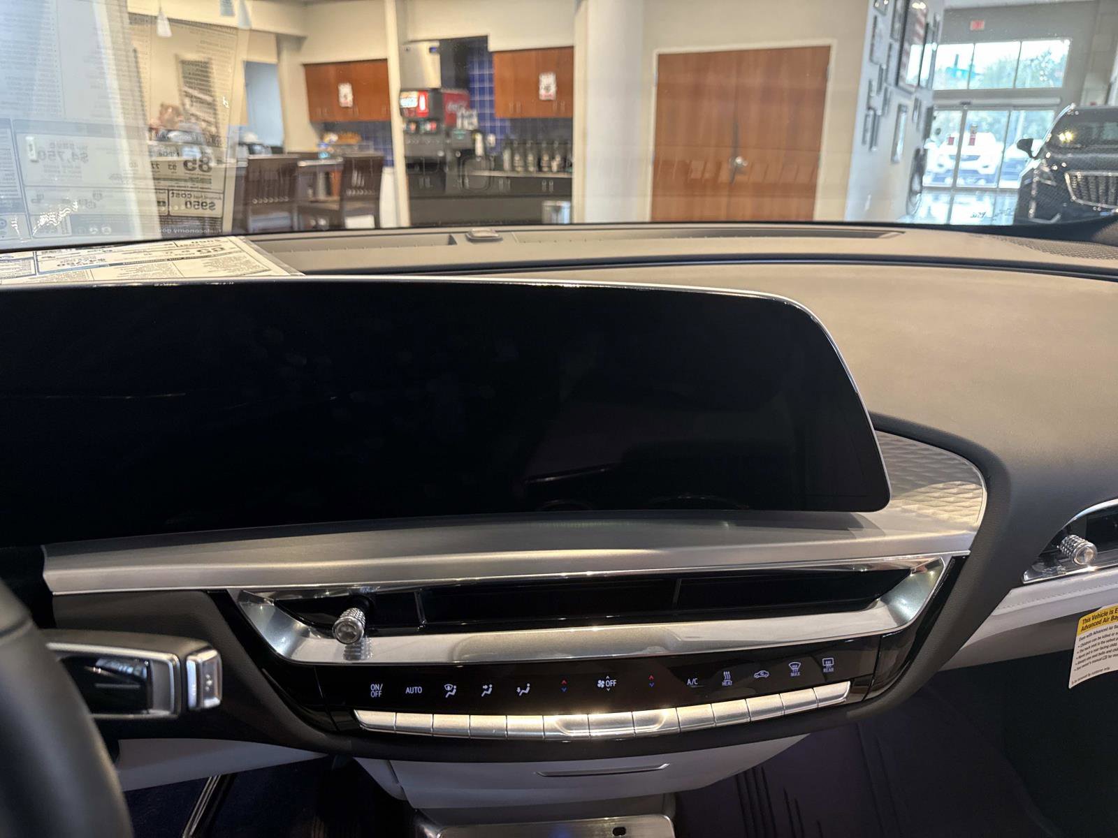 New 2025 Cadillac Lyriq Luxury image 26