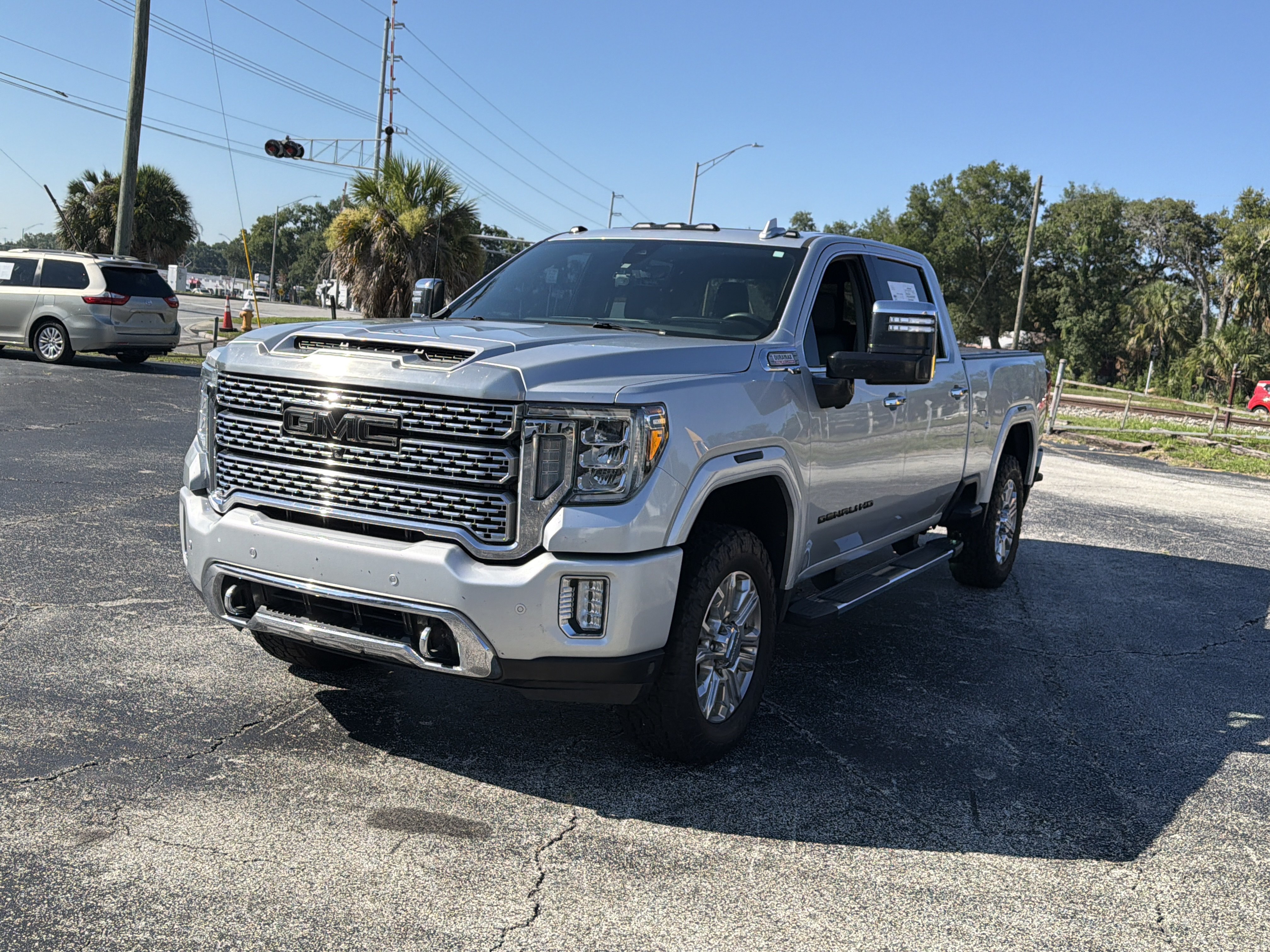 Used 2020 GMC Sierra 2500 Denali w/ Denali Ultimate Package AWD/4WD image 9