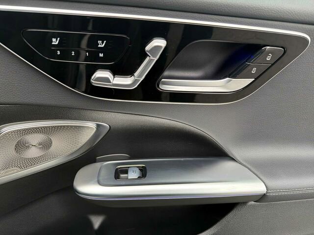 Certified 2025 Mercedes-Benz C 300 Sedan w/ Exclusive Trim Package image 21