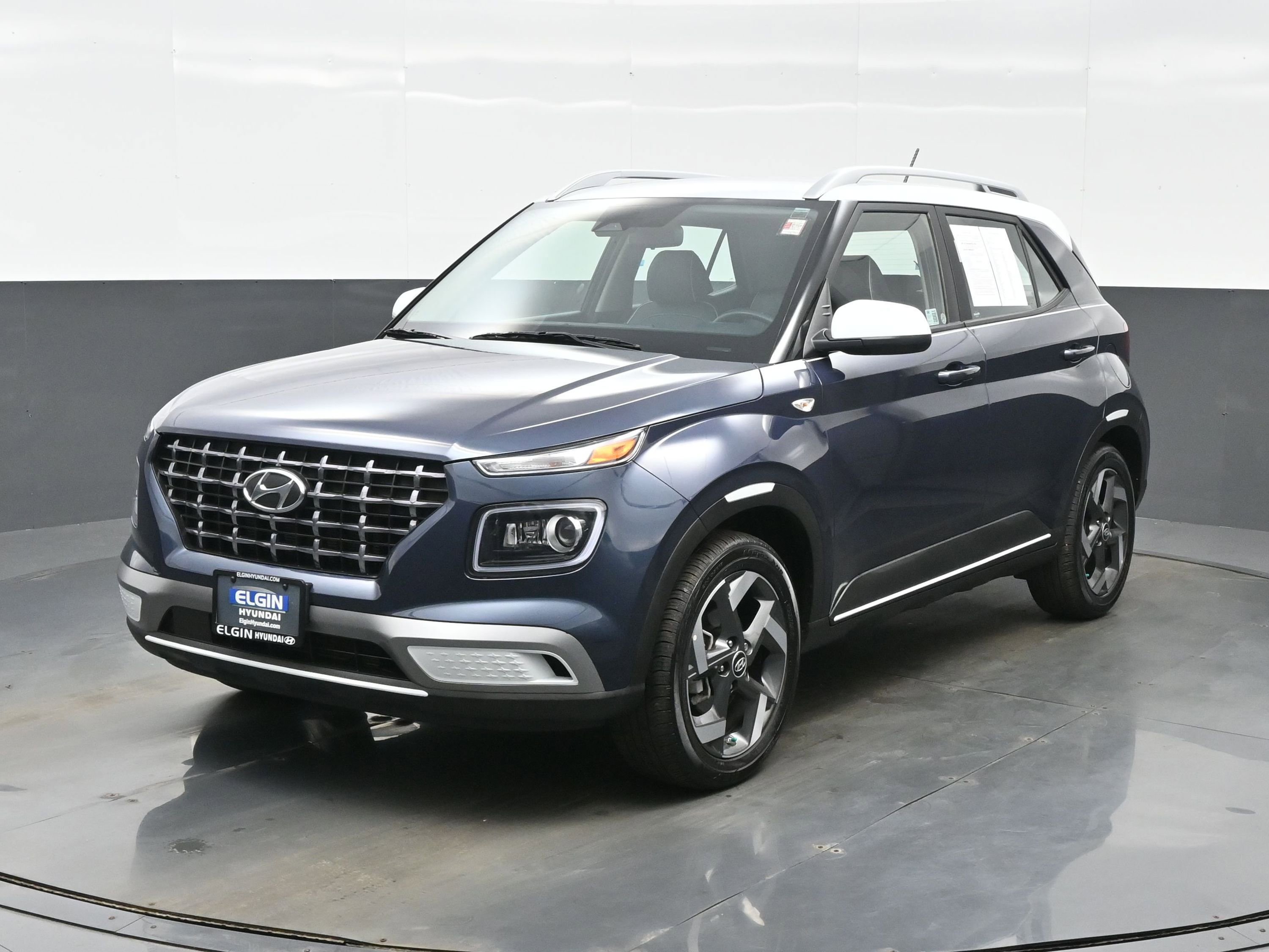Certified 2025 Hyundai Venue Limited image 2