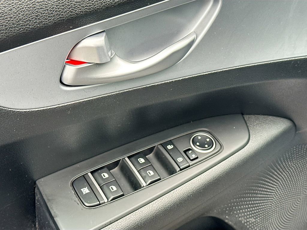 Certified 2023 Kia Forte LXS image 17