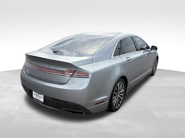 Used 2020 Lincoln MKZ FWD image 2