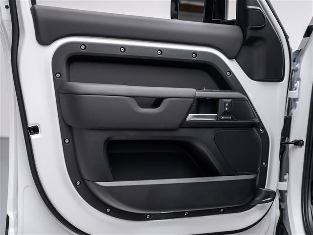 New 2026 Land Rover Defender 110 X-Dynamic SE AWD/4WD image 23