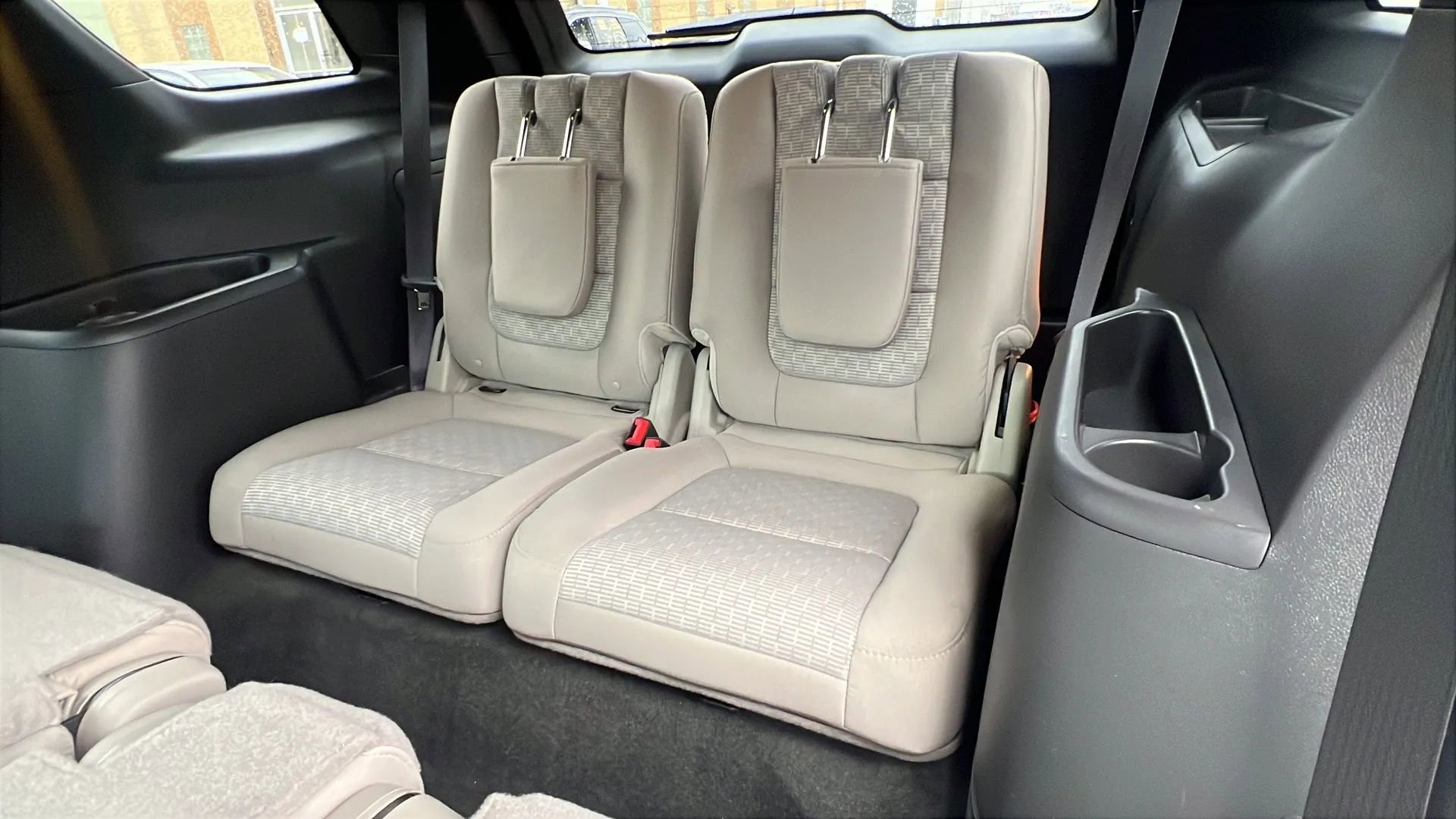 Used 2014 Ford Explorer XLT image 12