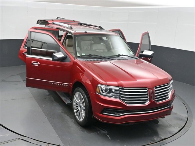 Used 2017 Lincoln Navigator Select image 52