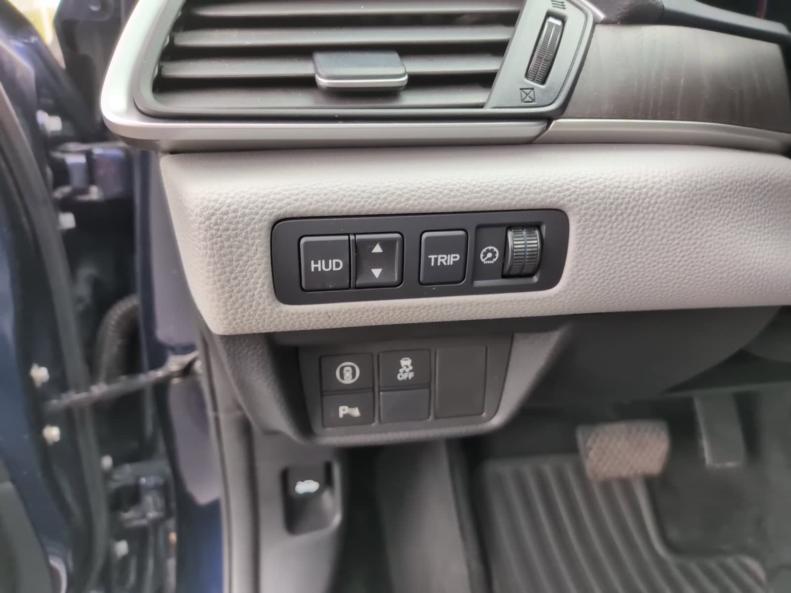 Used 2018 Honda Accord Touring image 25