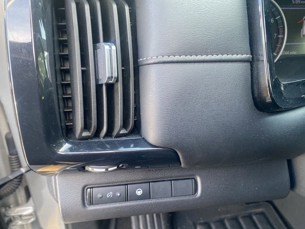 Certified 2024 Nissan Pathfinder SV FWD image 17