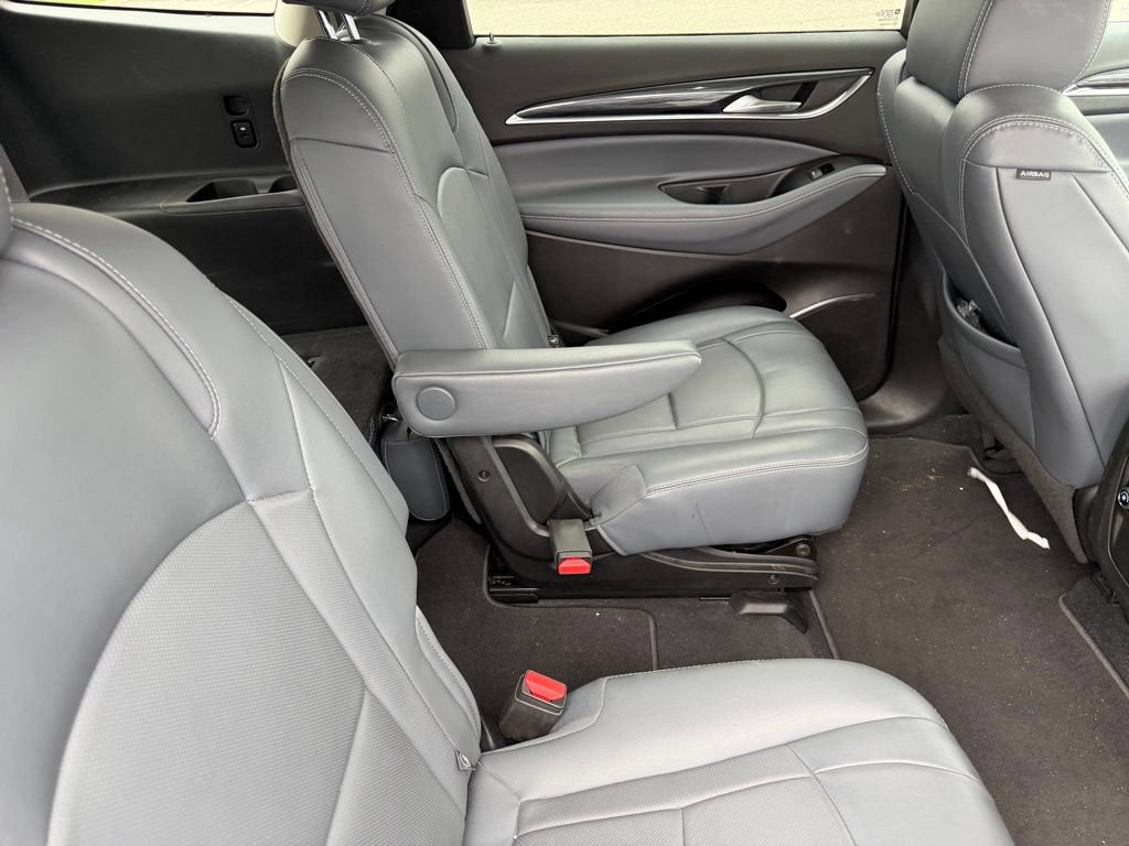 Used 2020 Buick Enclave Essence FWD image 19