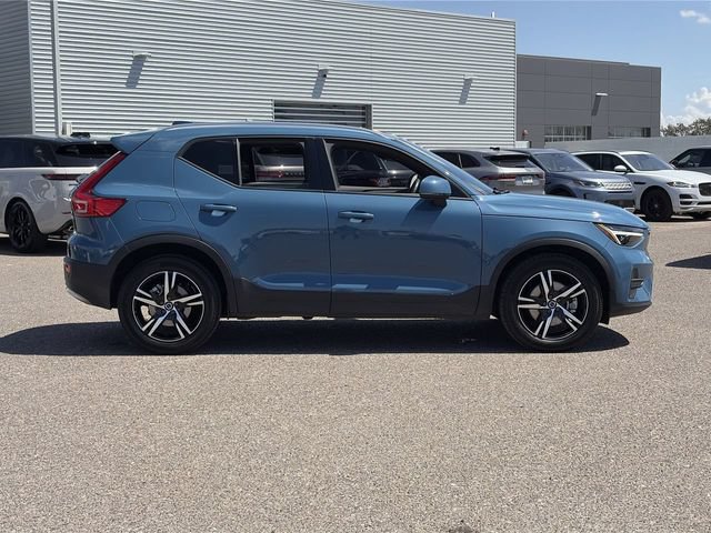 Used 2023 Volvo XC40 B4 Core w/ Protection Package FWD image 5