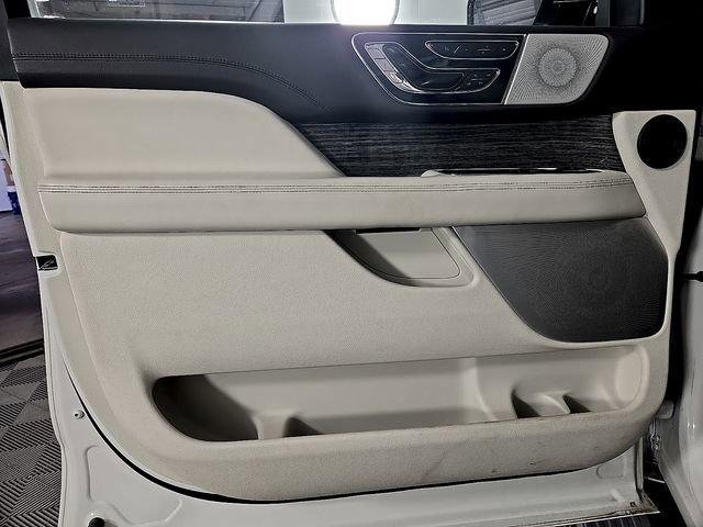 Certified 2020 Lincoln Navigator L Black Label AWD/4WD image 12