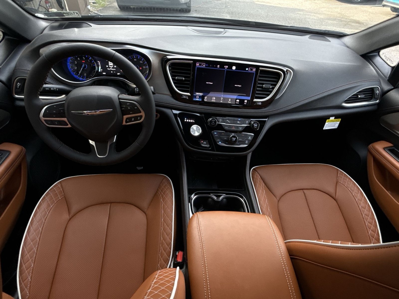 Used 2026 Chrysler Pacifica Pinnacle FWD image 23