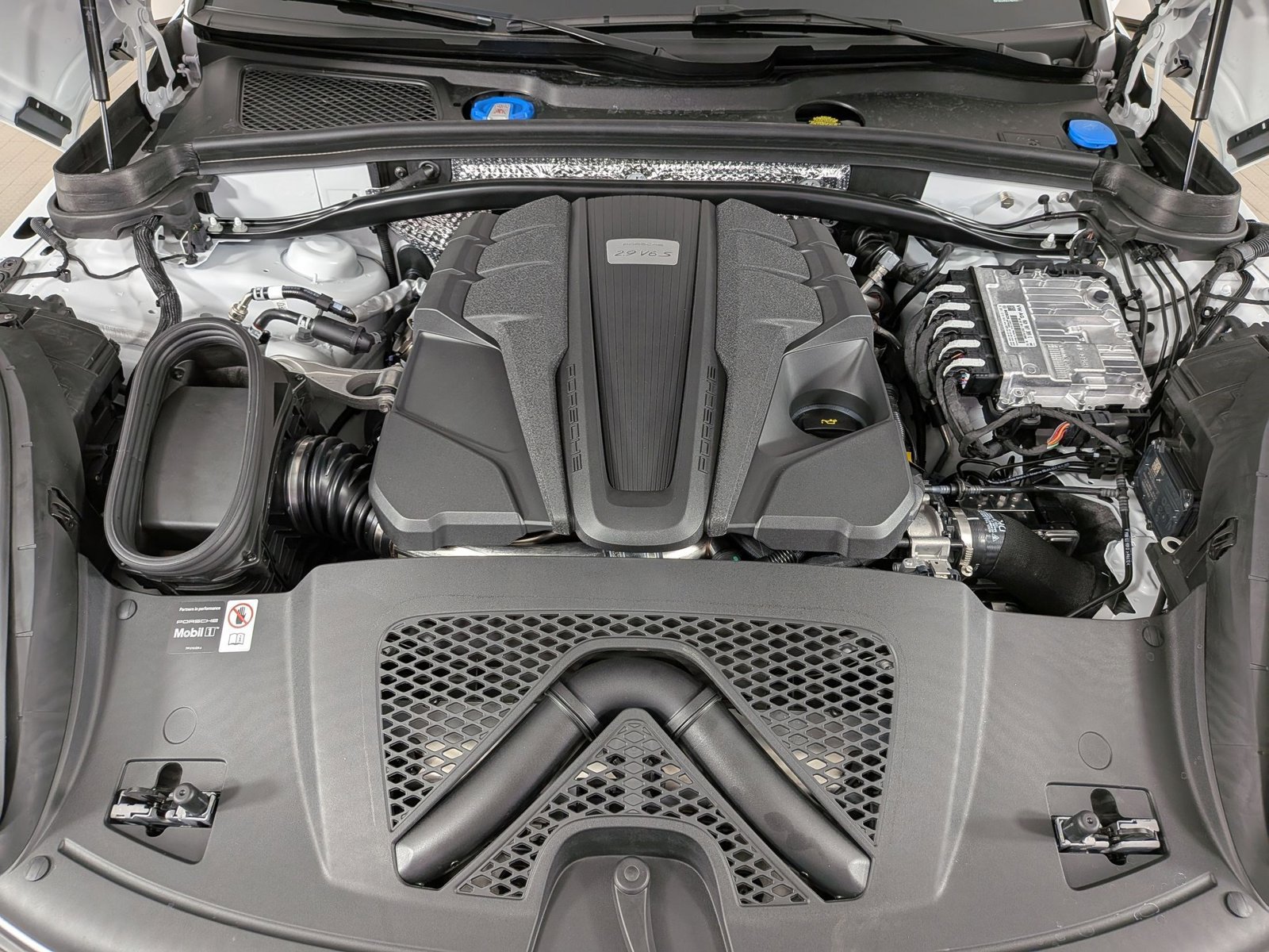 New 2026 Porsche Macan S AWD/4WD image 23