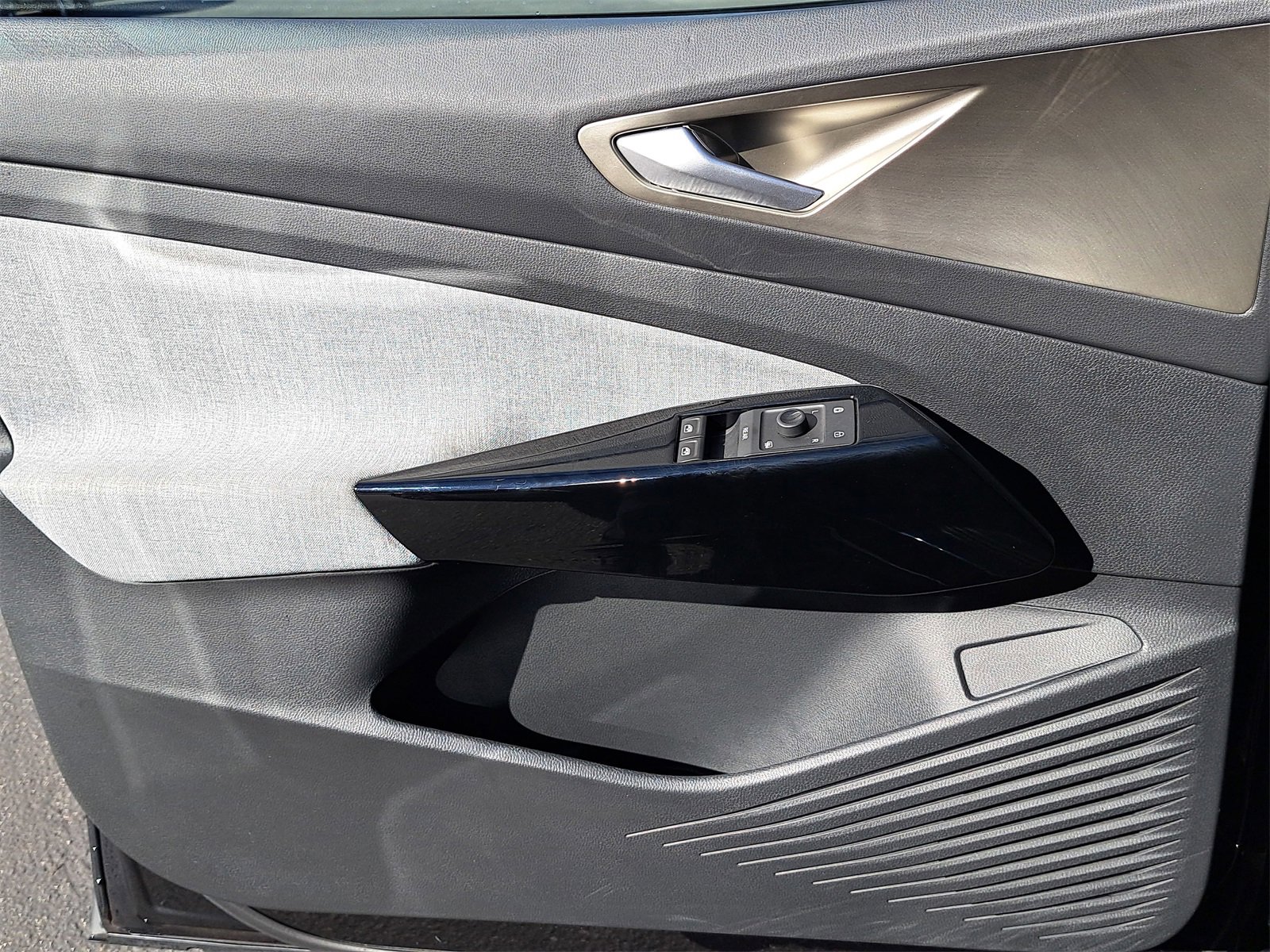 Certified 2023 Volkswagen ID.4 Standard image 26