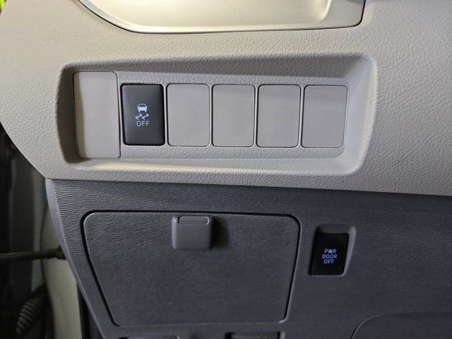 Used 2020 Toyota Sienna LE image 26