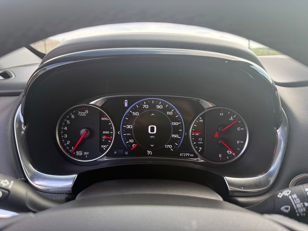 Used 2023 Chevrolet Traverse Premier w/ Redline Edition image 36