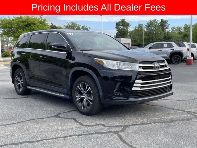 Used 2019 Toyota Highlander LE AWD/4WD image 7