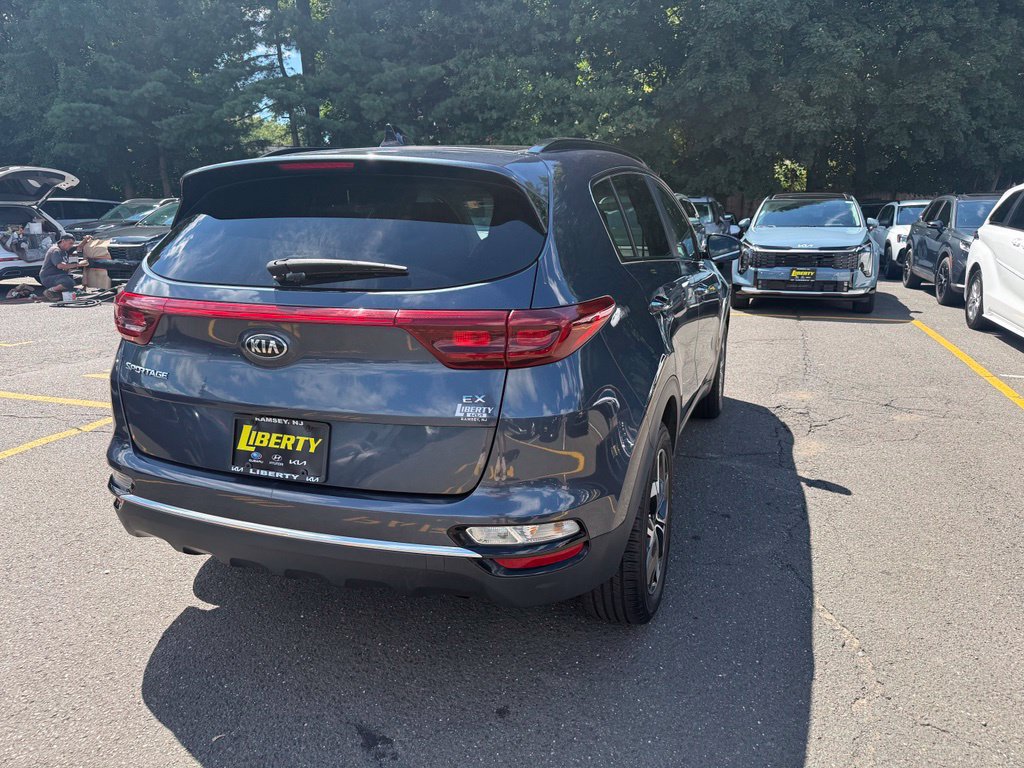 Used 2022 Kia Sportage EX AWD/4WD image 7