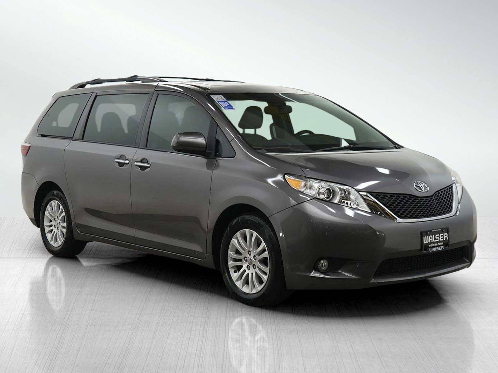 Used 2017 Toyota Sienna XLE Premium image 7