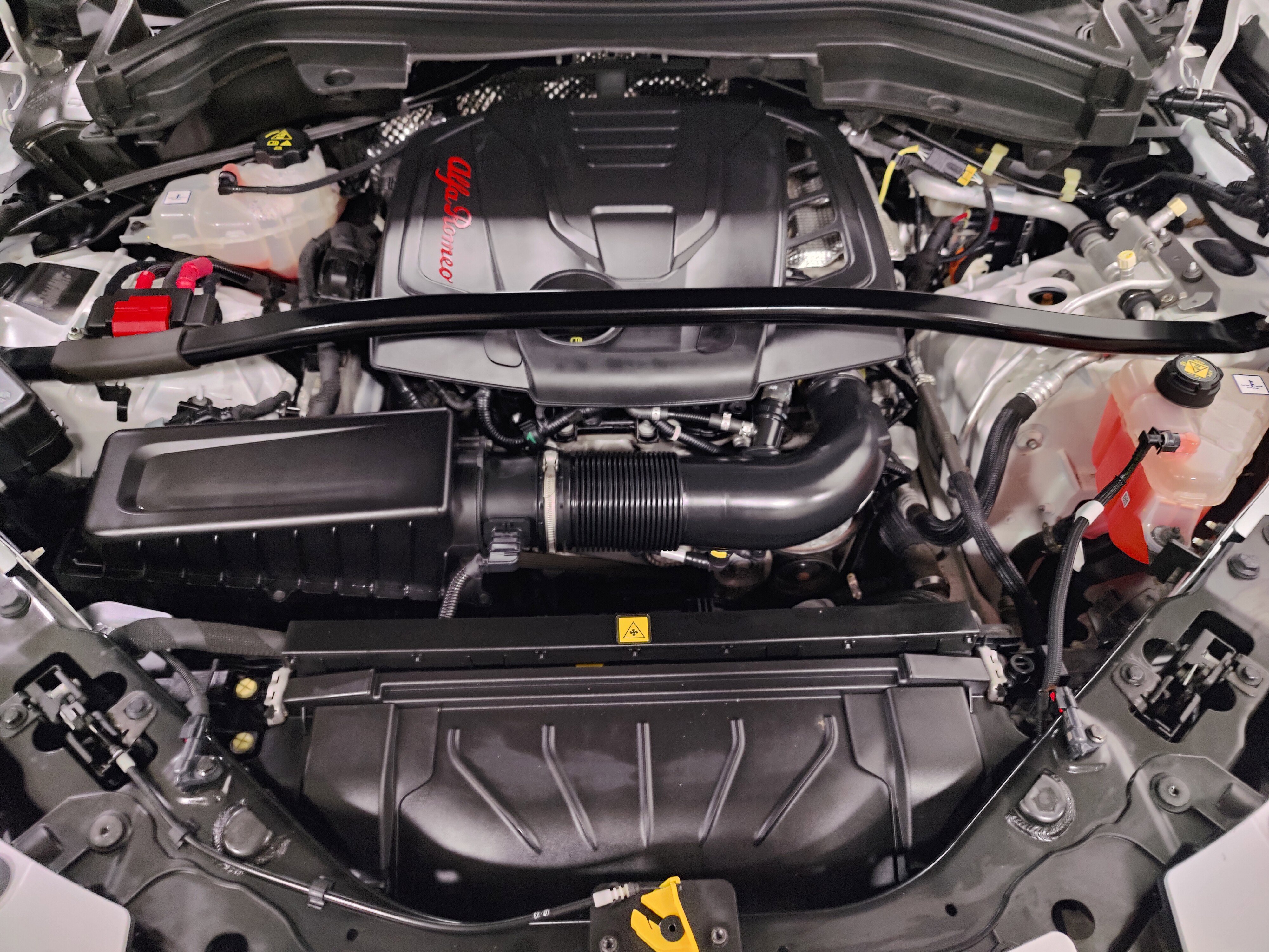 Certified 2024 Alfa Romeo Stelvio Veloce image 29