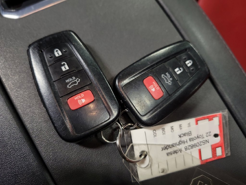 Used 2022 Toyota Highlander XSE AWD/4WD image 20