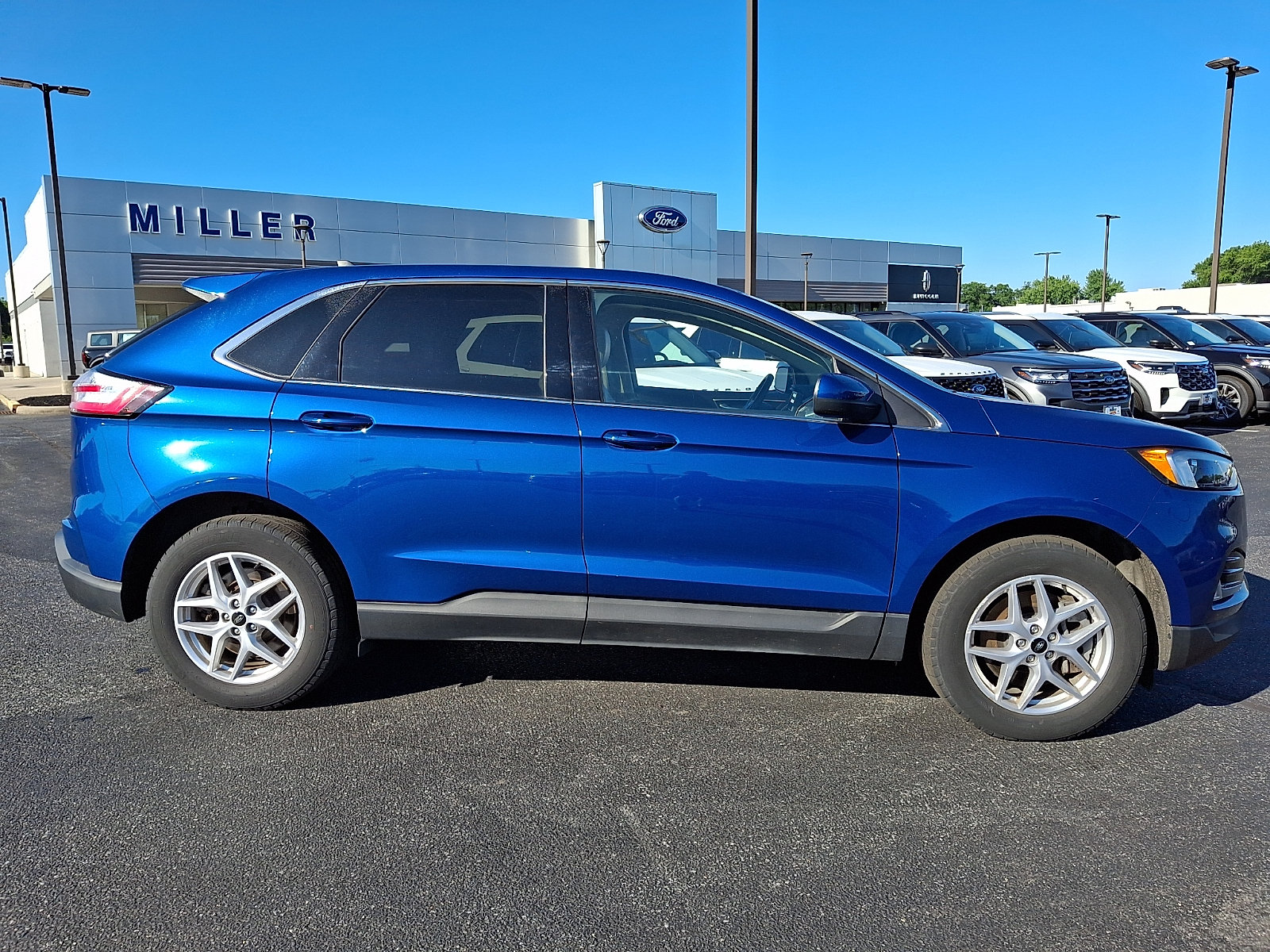 Certified 2024 Ford Edge SEL w/ Convenience Package AWD/4WD image 7