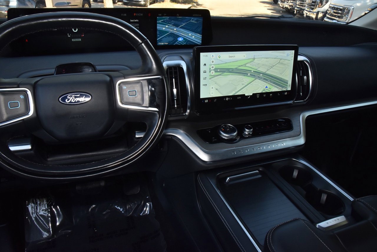Used 2025 Ford Expedition Max Platinum AWD/4WD image 26