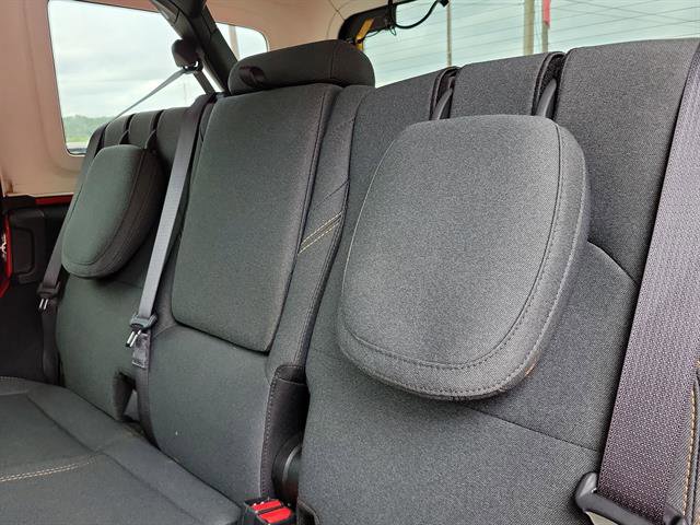 Used 2024 Jeep Wrangler Unlimited Sahara image 9
