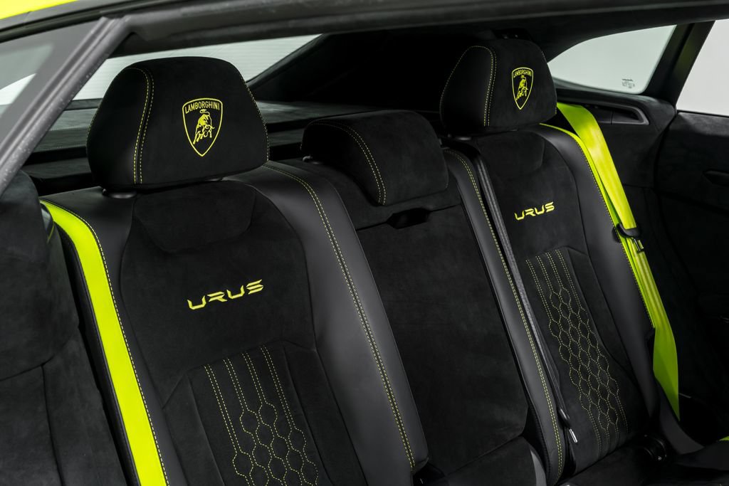 Used 2024 Lamborghini Urus Performante AWD/4WD image 34