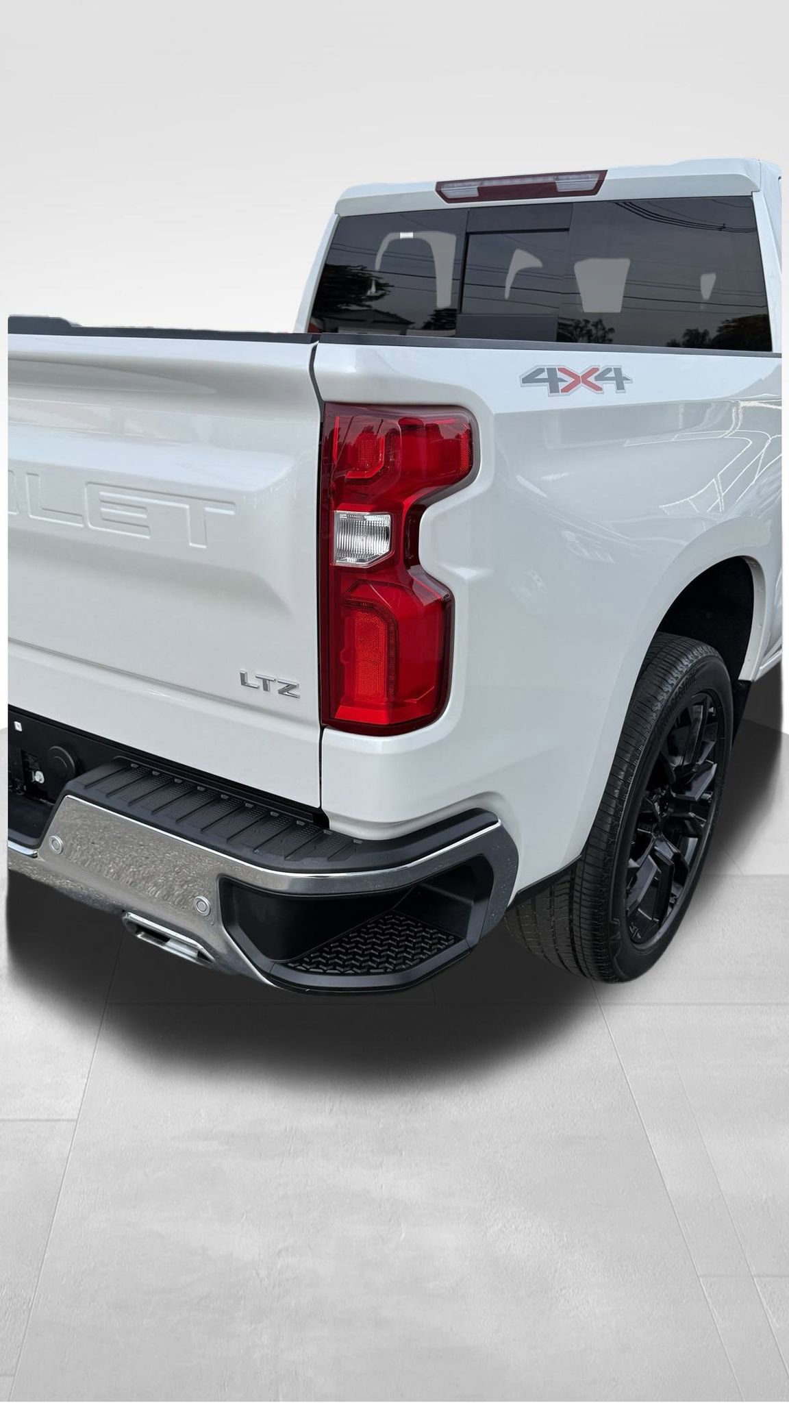 Used 2023 Chevrolet Silverado 1500 LTZ w/ LTZ Convenience Package II image 11