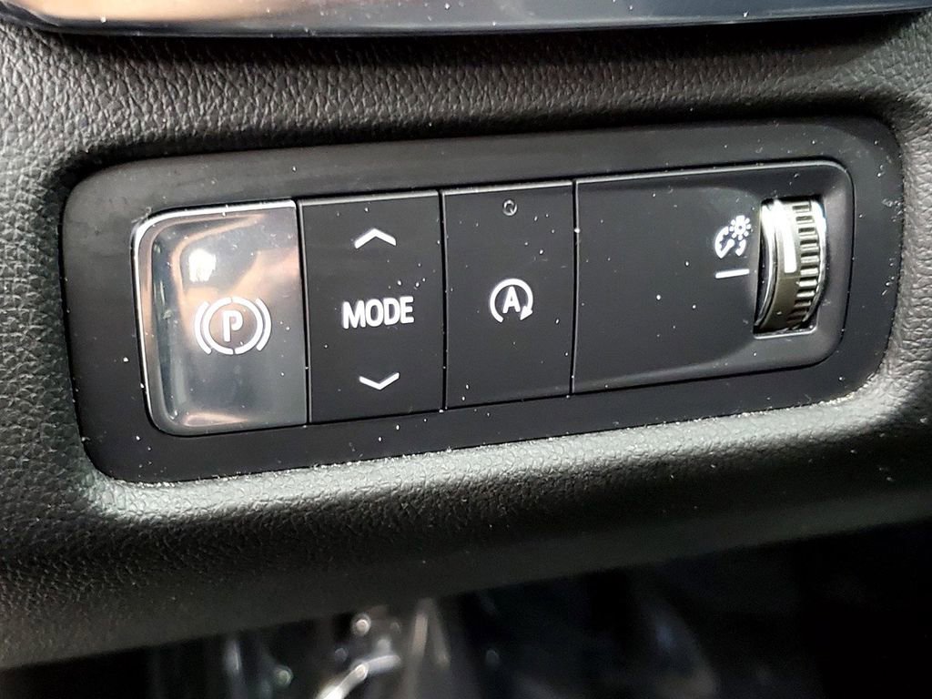 Used 2025 GMC Acadia Elevation image 28