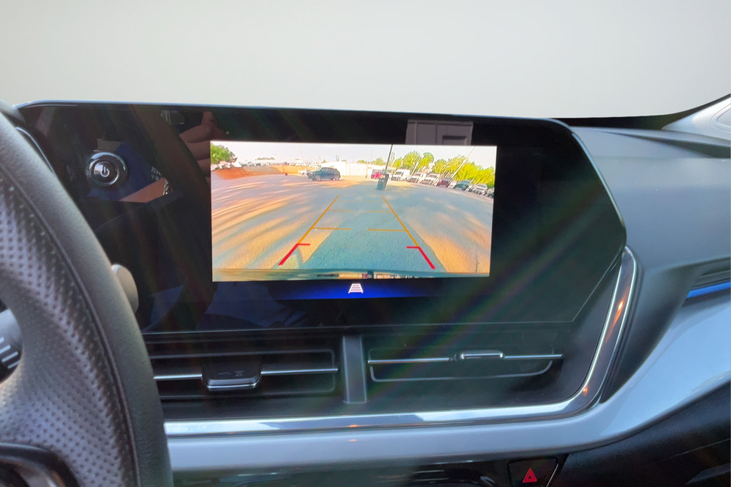 Certified 2025 Chevrolet Trax LT FWD image 17
