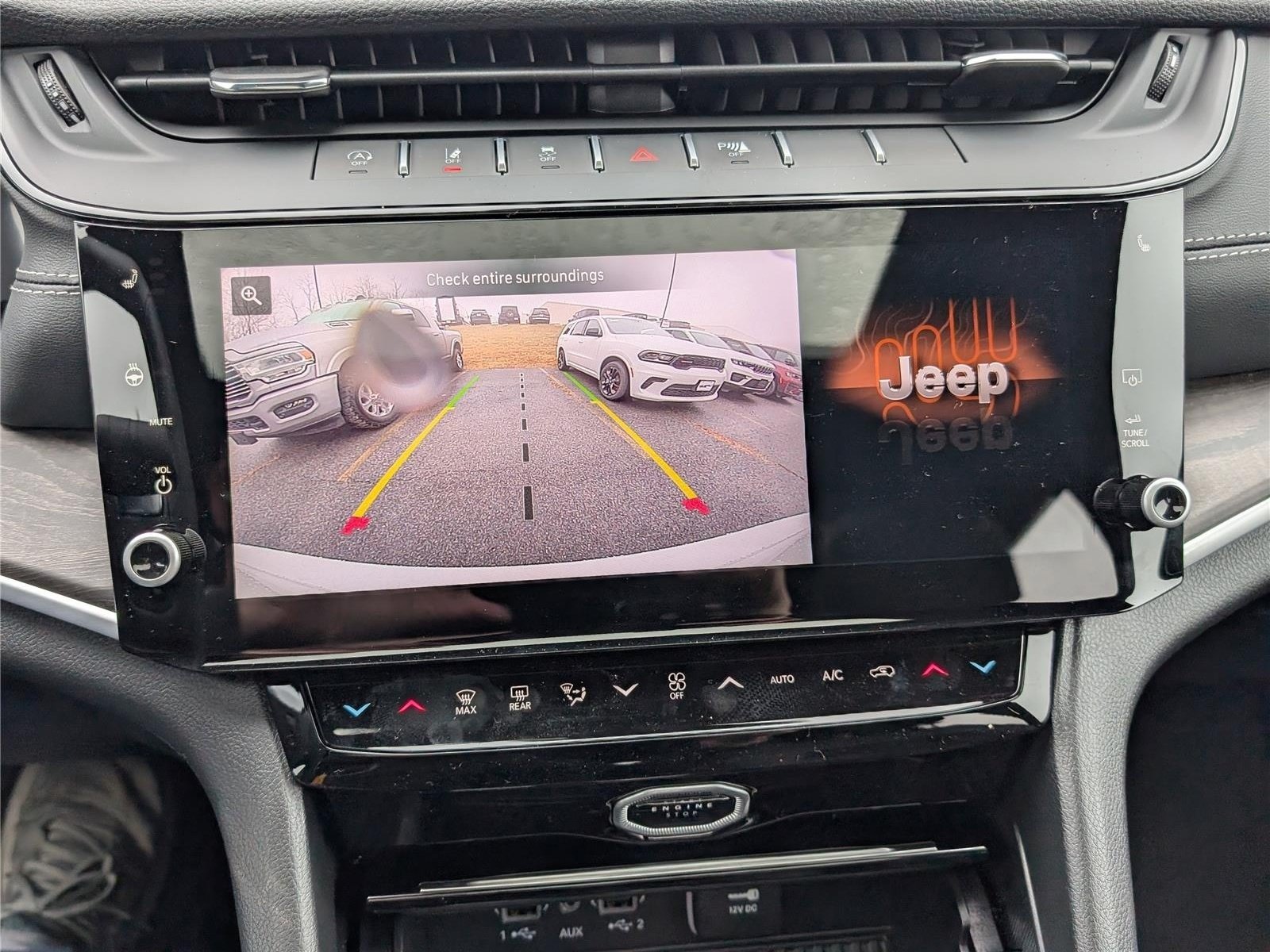 New 2026 Jeep Grand Cherokee Altitude AWD/4WD image 25