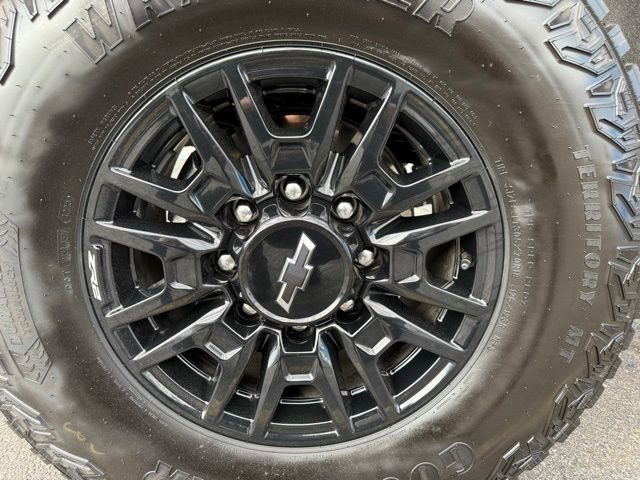 New 2026 Chevrolet Silverado 2500 ZR2 w/ LPO, Dark Essentials Package image 11