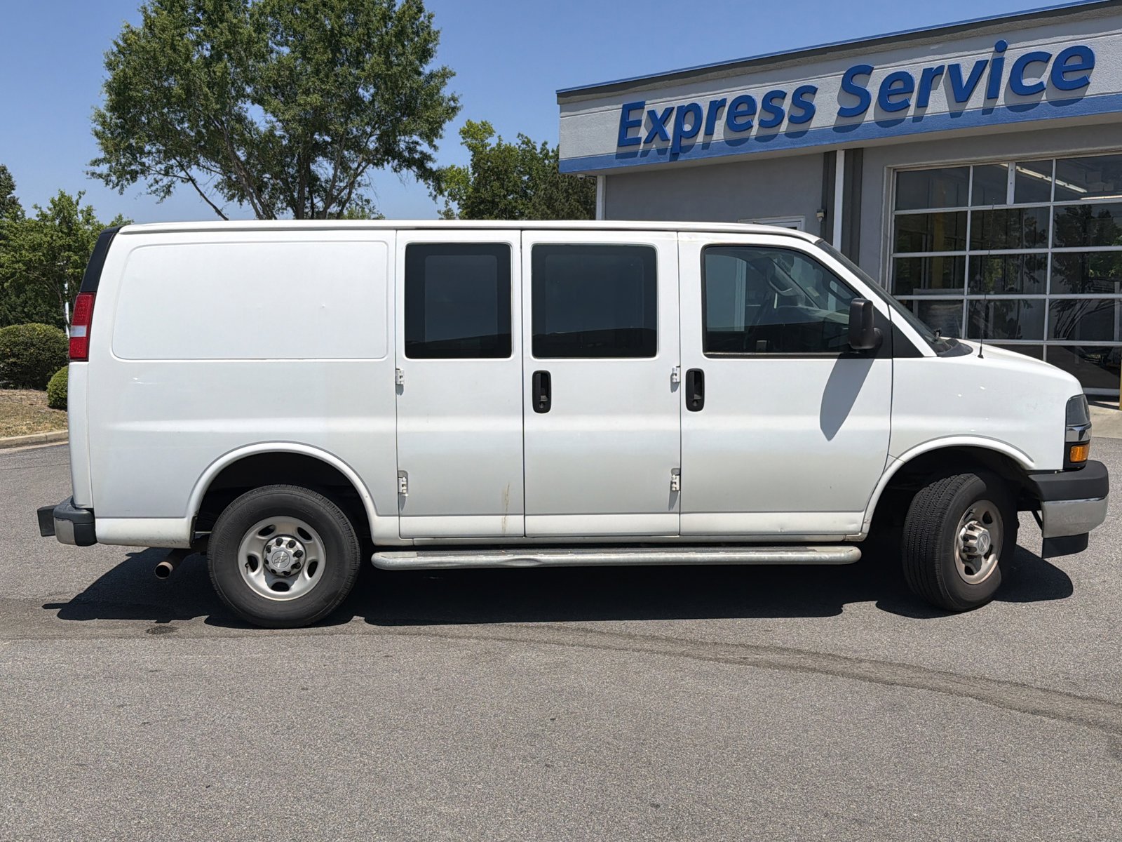 Used 2019 Chevrolet Express 2500 w/ Driver Convenience Package RWD image 13