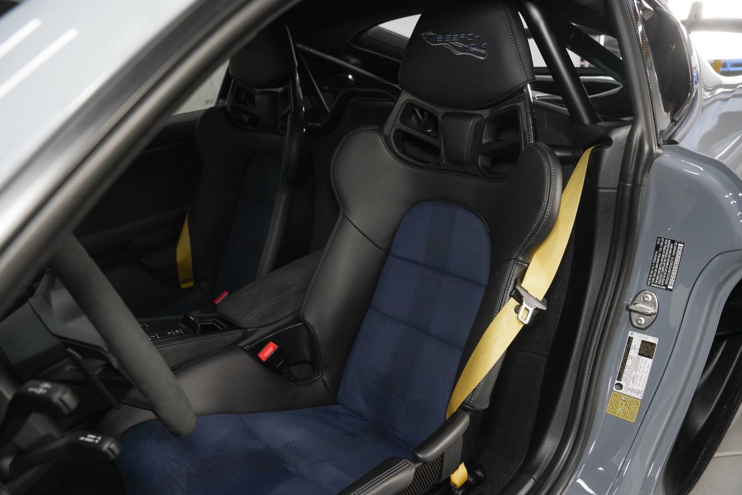 Used 2023 Porsche 718 Cayman GT4 RS RWD image 45