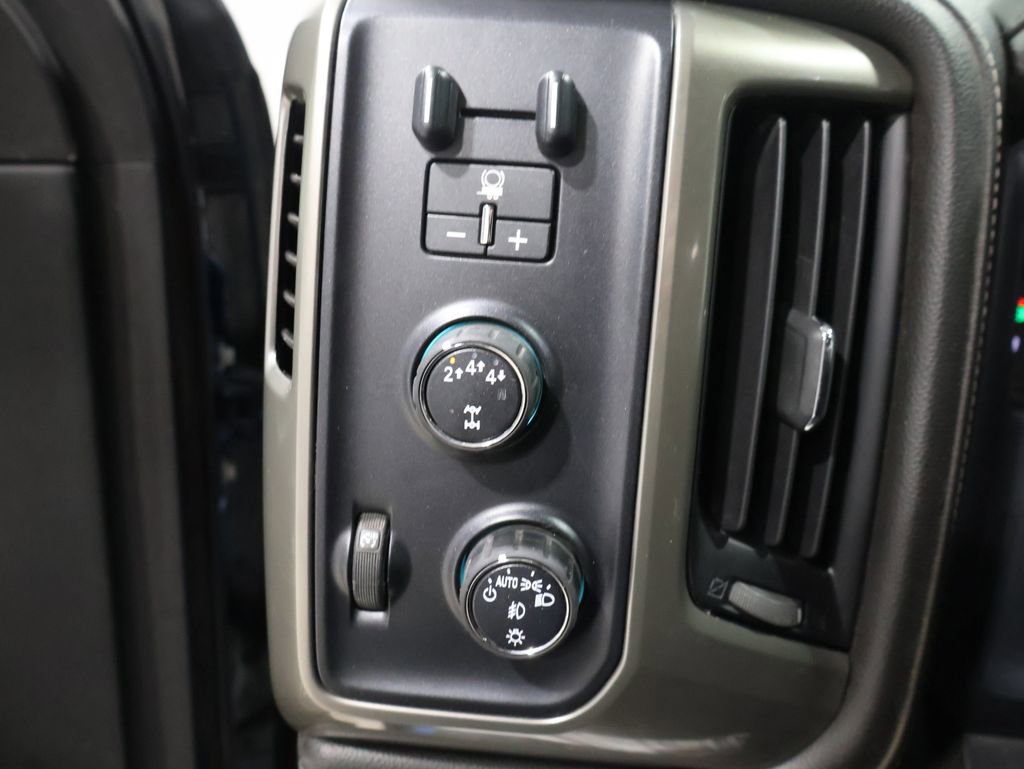 Used 2017 Chevrolet Silverado 2500 High Country w/ Duramax Plus Package image 31