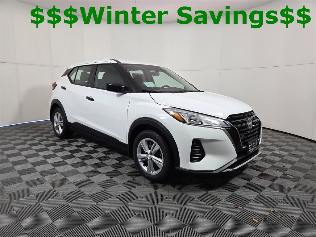 New 2025 Nissan Kicks Play S