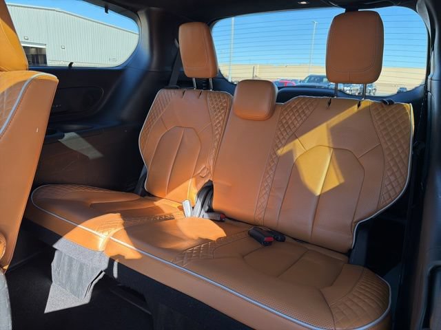 Used 2022 Chrysler Pacifica Pinnacle FWD image 52