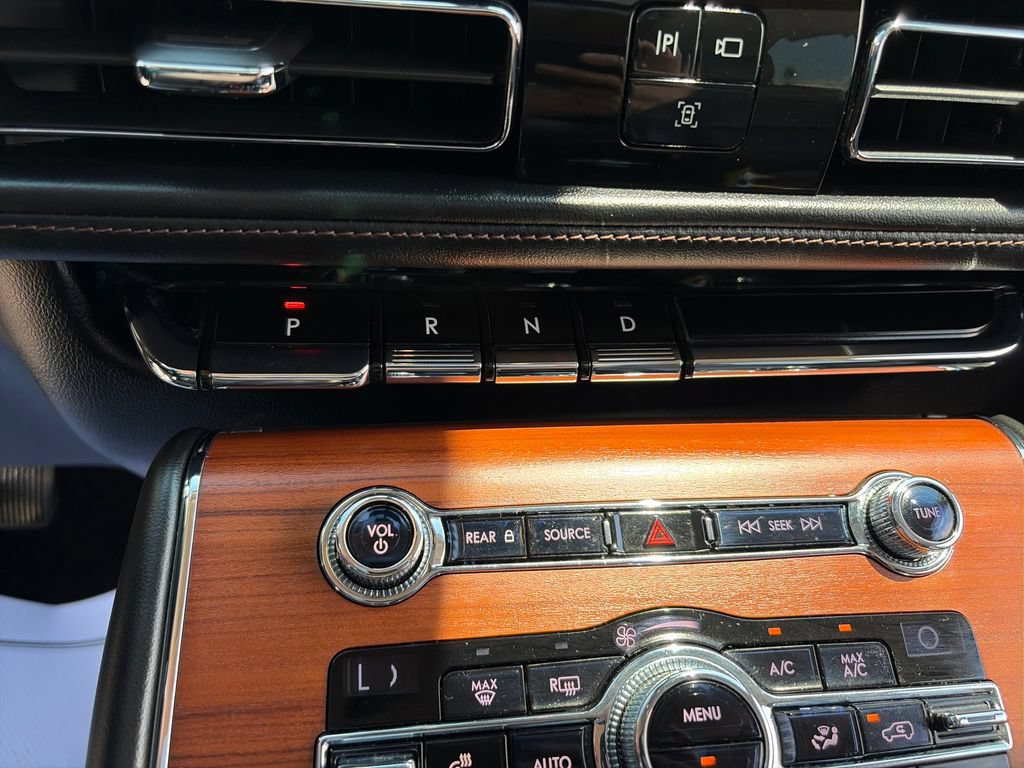 Used 2020 Lincoln Aviator Reserve w/ Equipment Group 201A AWD/4WD image 22