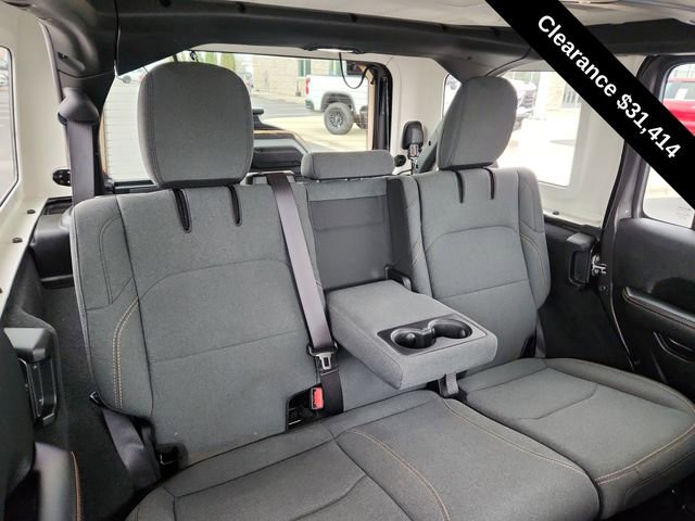 Used 2025 Jeep Wrangler Unlimited Sahara w/ Safety Group AWD/4WD image 27