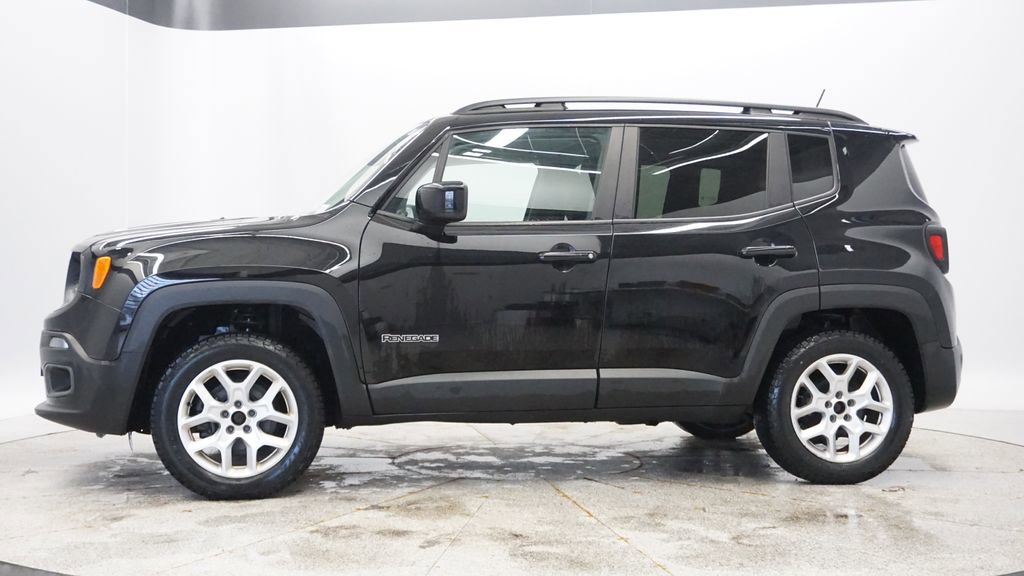Used 2017 Jeep Renegade Latitude w/ Cold Weather Group image 2