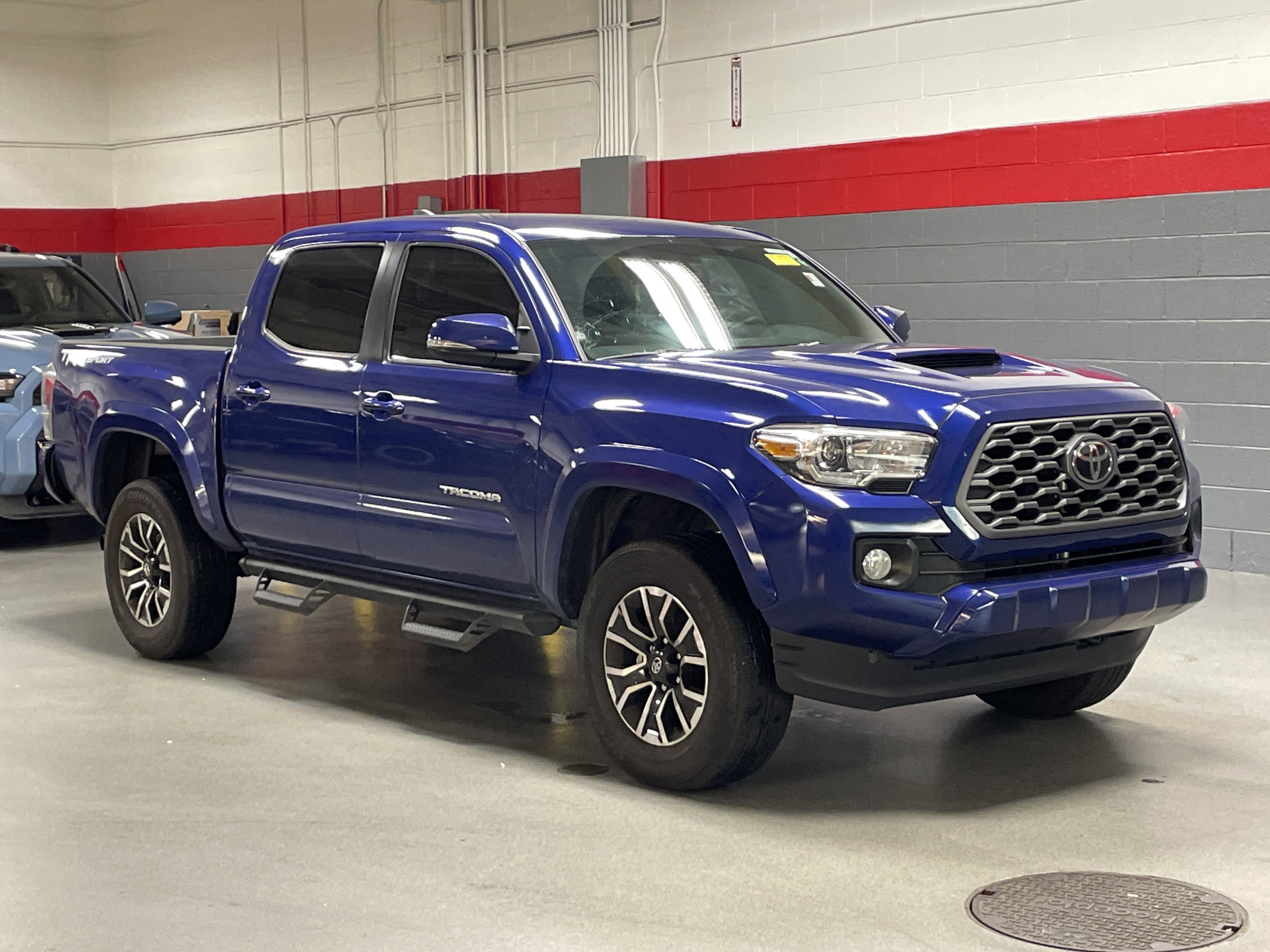Used 2023 Toyota Tacoma TRD Sport RWD video 2