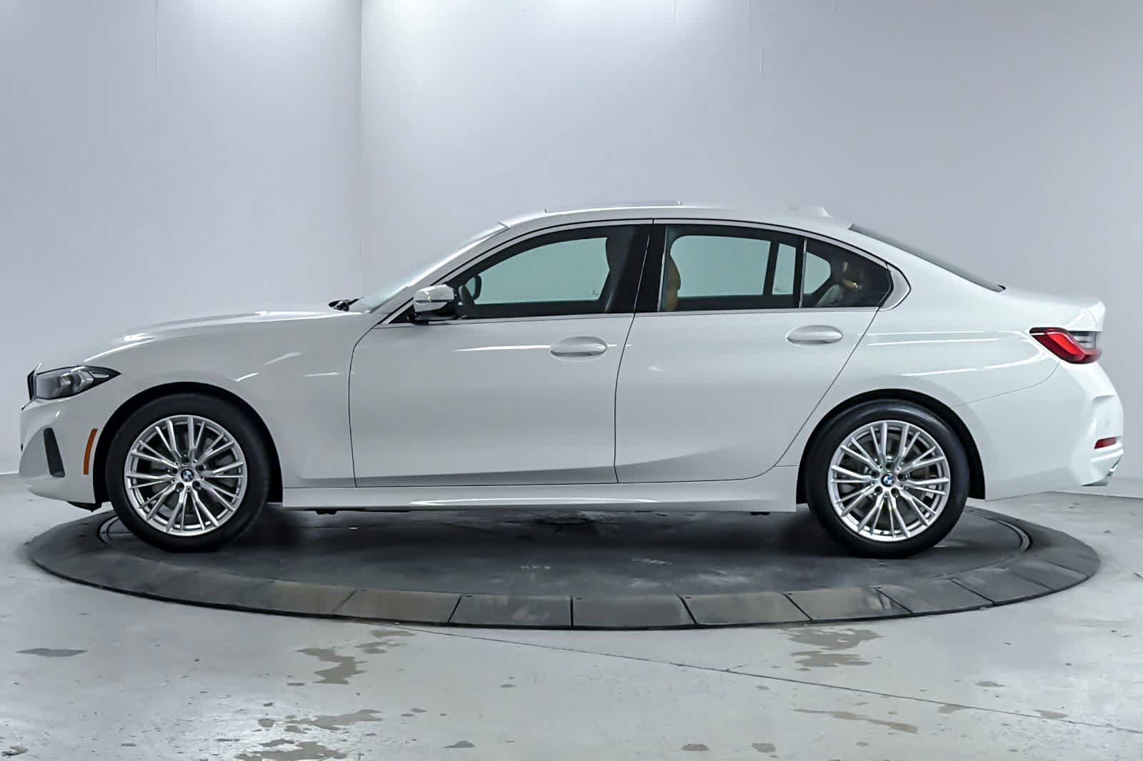 Used 2024 BMW 330i Sedan w/ Premium Package RWD image 5