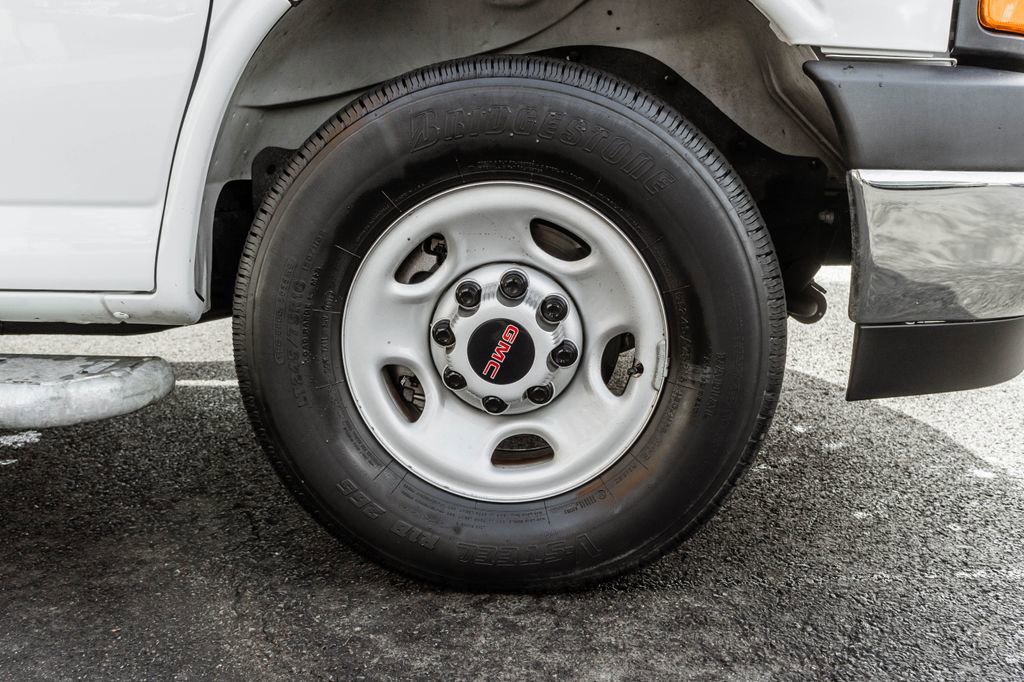 Used 2024 GMC Savana 2500 w/ Driver Convenience Package image 4