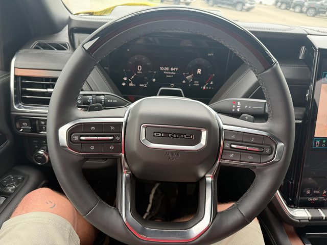 Used 2025 GMC Yukon Denali w/ Denali Reserve Package image 25