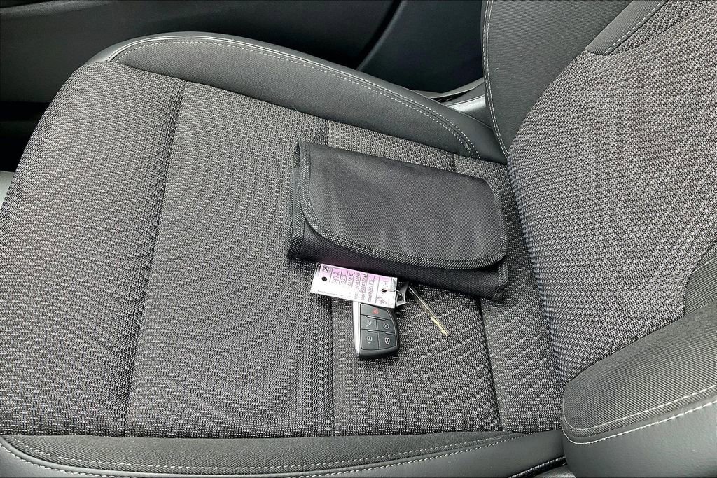 Used 2023 Buick Envision Preferred w/ Sport Touring Package image 10