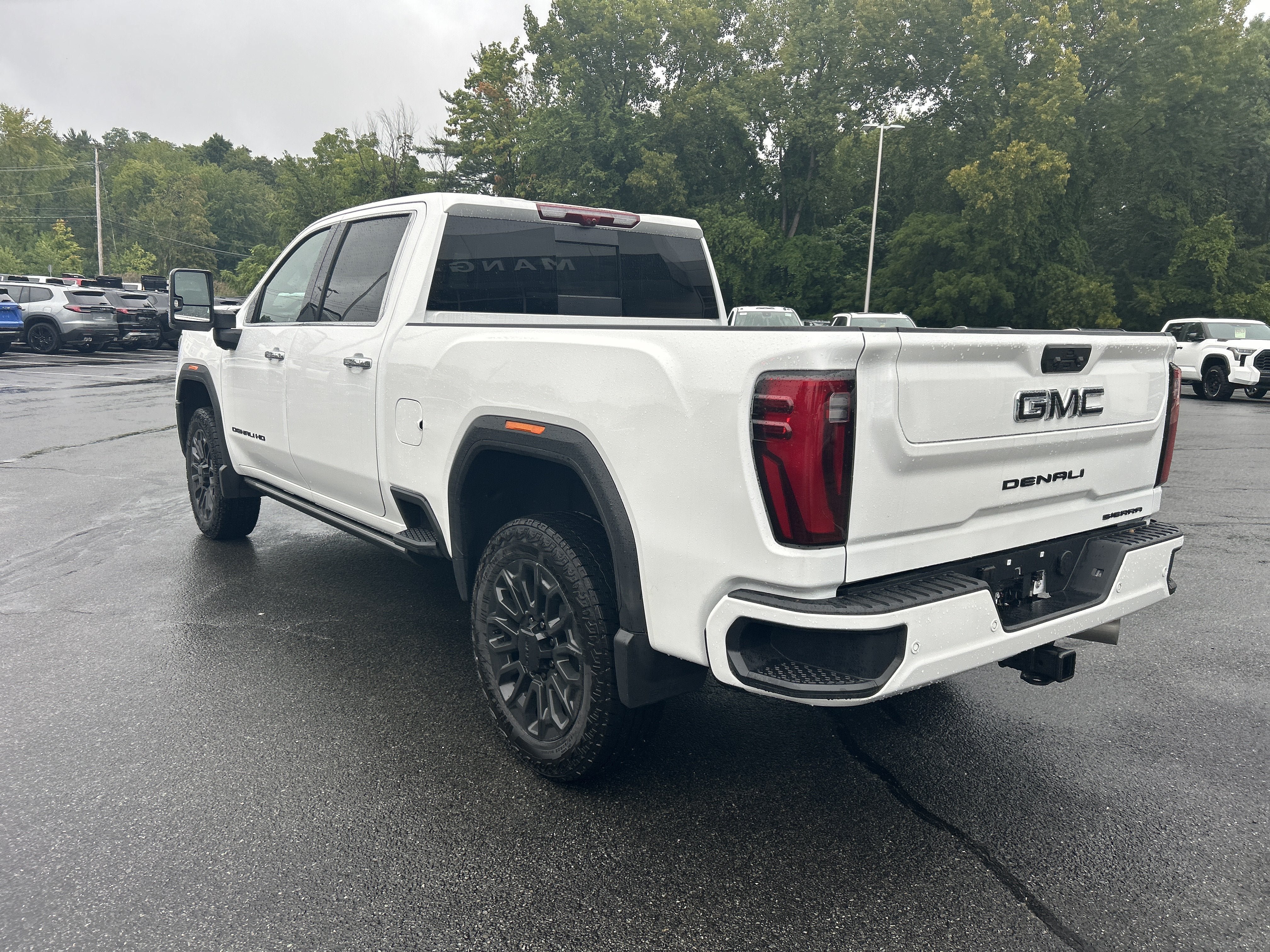 New 2026 GMC Sierra 2500 Denali Ultimate w/ LPO, Black Badging Package AWD/4WD image 9