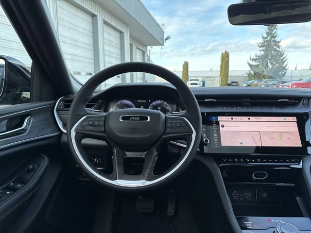 New 2026 Jeep Grand Cherokee Laredo image 12